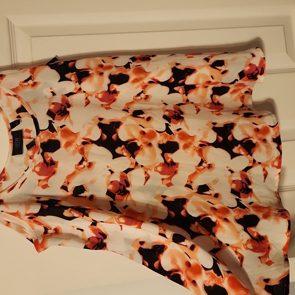 Apt 9 floral spaghetti strap top with adjustable straps. Fits flowy. Worn once - Picture 2 of 6